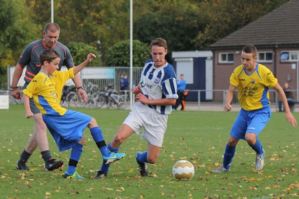 Foto: Teisterbanders B1 - Emplina B1