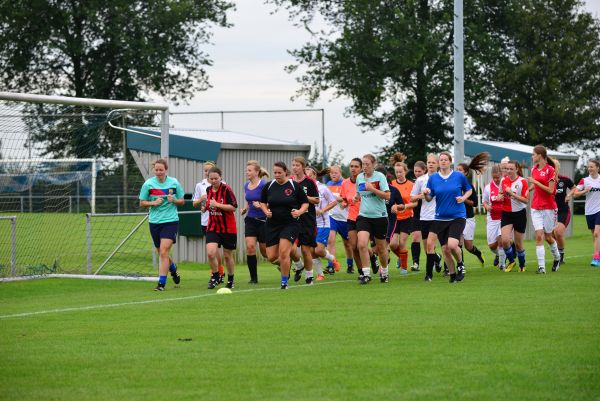 Foto: Vrouwen starten seizoen
