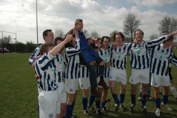 Foto: Teisterbanders 2 kampioen.