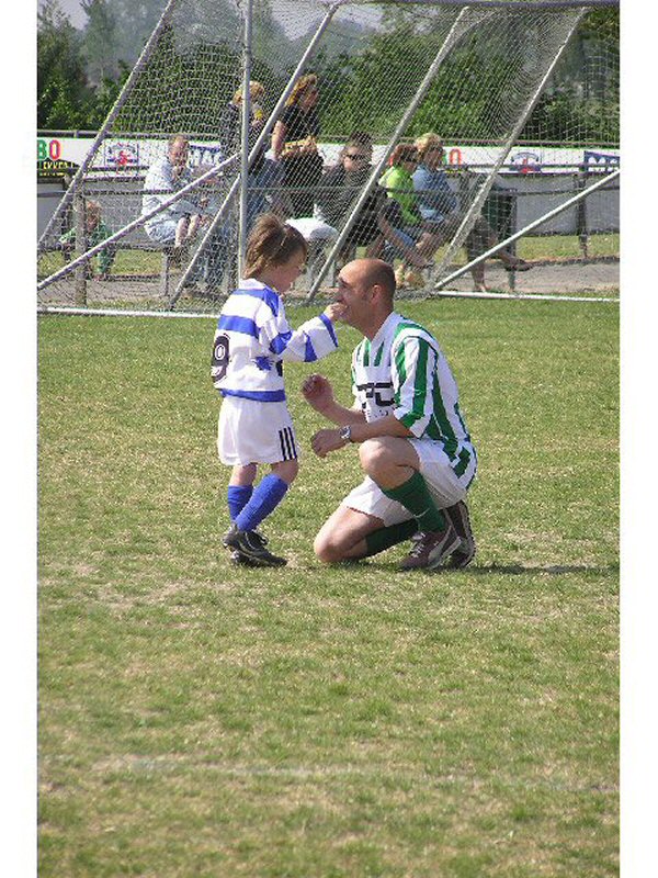 Foto: Teisterbanders F4 speelde tegen hun ouders.