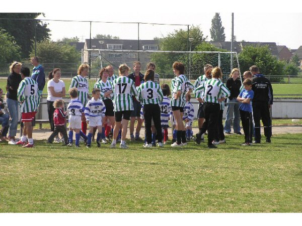 Foto: Teisterbanders F4 speelde tegen hun ouders.