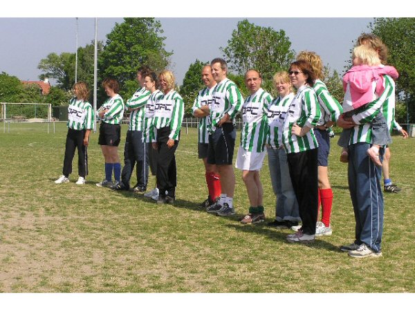 Foto: Teisterbanders F4 speelde tegen hun ouders.