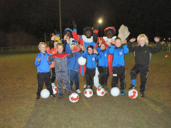 Foto: Zwarte Pieten trainen mee