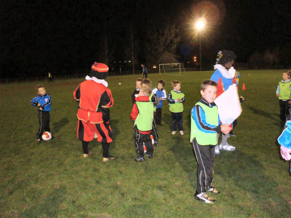 Foto: Zwarte Pieten trainen mee