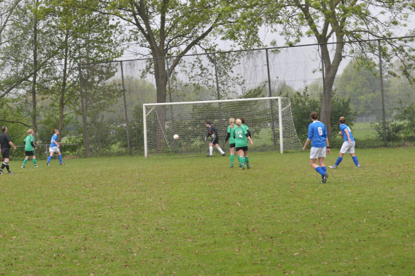 Foto: D.V.C. Den Dungen DA1 - Teisterbanders DA1
