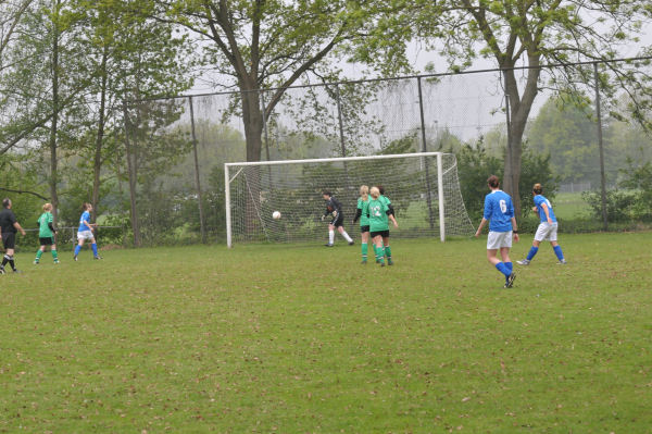 Foto: D.V.C. Den Dungen DA1 - Teisterbanders DA1