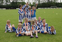 Foto: Mini's winnen toernooi