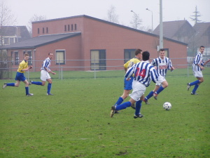 Spelmoment uit B.Z.S. tegen Teisterbanders