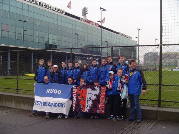Teisterbanders D2 op bezoek bij Feyenoord.