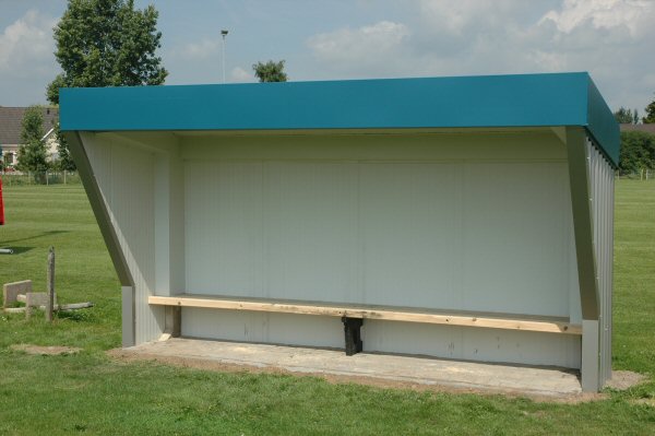 Dug Outs gereed.