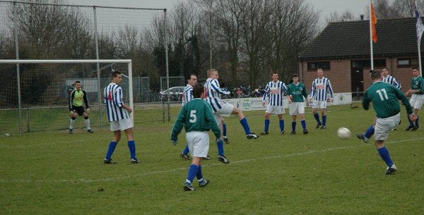 Spelmoment uit de wedstrijd Teisterbanders  - I.S.C.