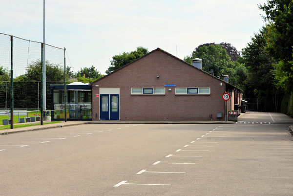 Foto: Zicht vanaf parkeerplaats